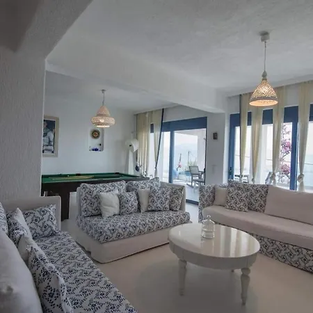 Villa White-blue Luxury 1 Pefkali