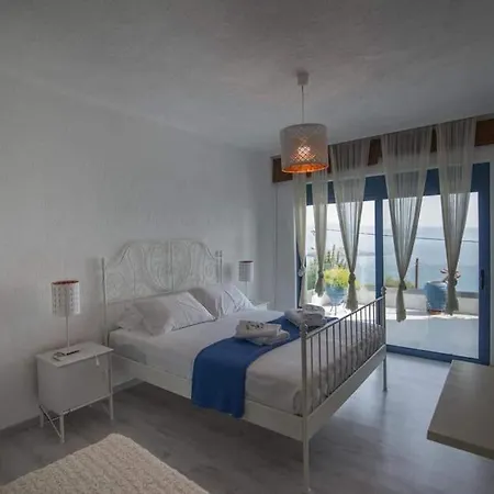 Villa White-blue Luxury 1 *