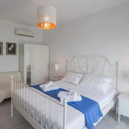 Villa White-blue Luxury 1 *