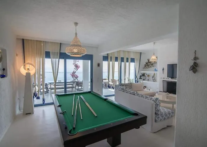 White-blue Luxury 1 * Pefkali