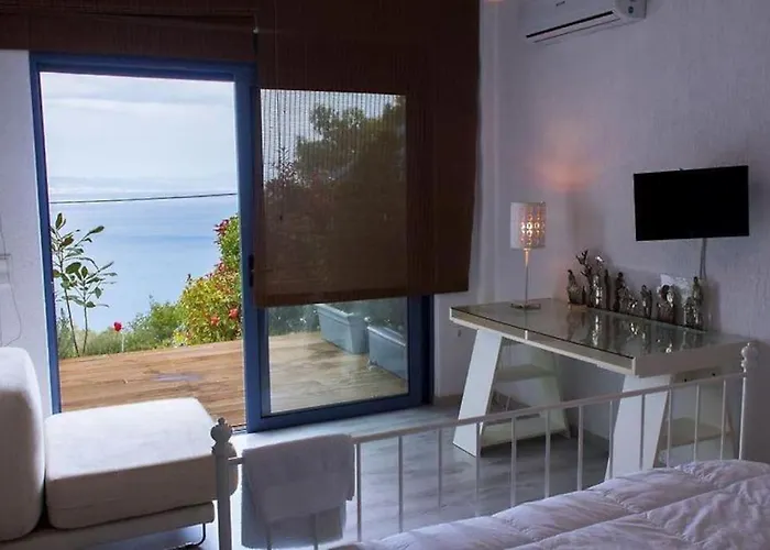 White-blue Luxury 1 Pefkali