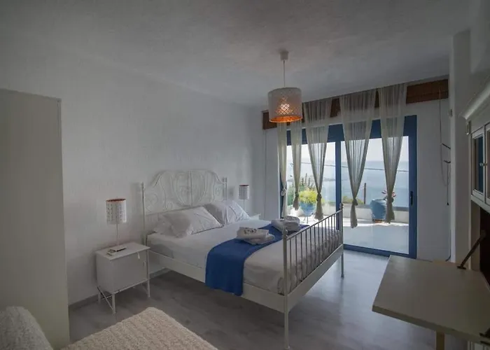 Villa White-blue Luxury 1 *